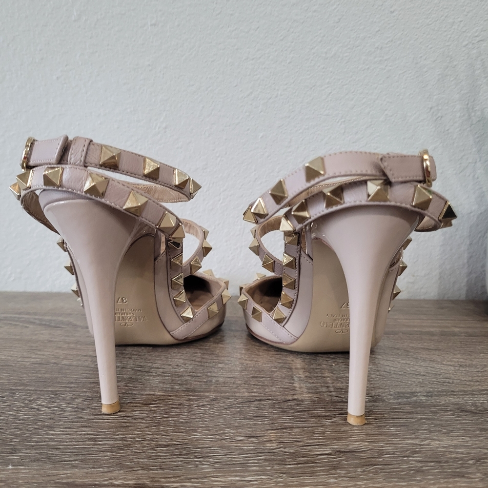 Valentino Garavani Rockstud Caged Pumps , Size 37 - Picture 5 of 11